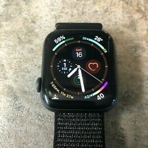 Space Grey Apple Watch 4, 44mm/Black Band